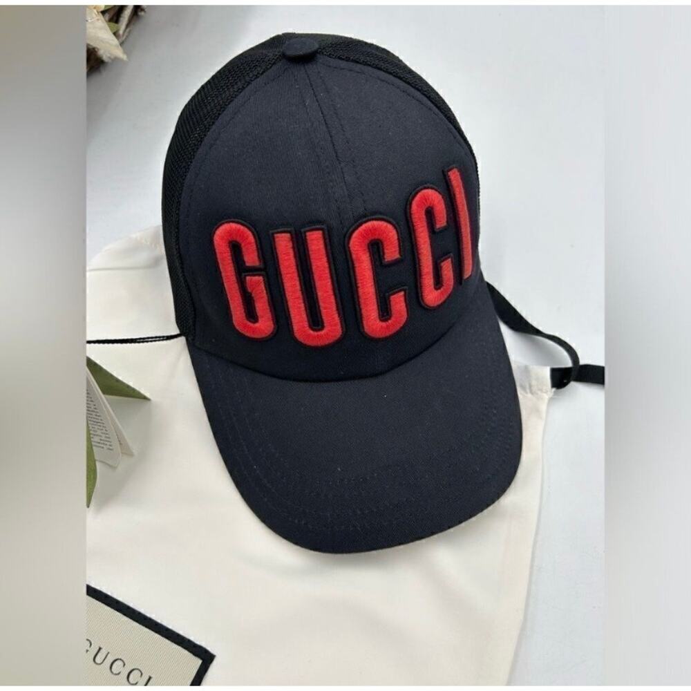 Unisex Gucci embroidered baseball cap size extra small adjustable made in Italy